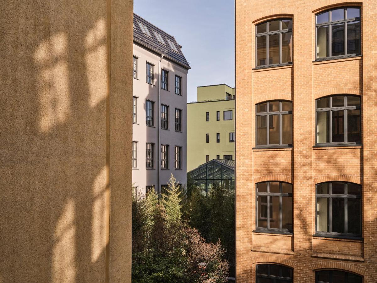 Hotel Sly Berlín Exterior foto Residential buildings in Berlin